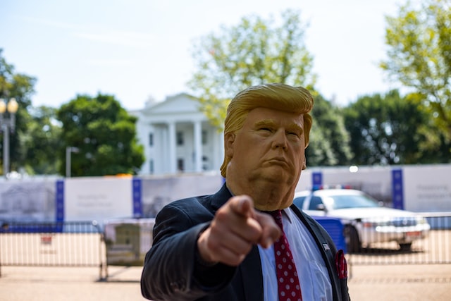 You are currently viewing Some guy who appears to be unhinged announces 2024 presidential bid </h1> <h3>In a very boring public announcement, Donald Trump announces he will run for president in 2024<h3>